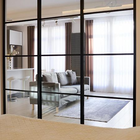Lovely 1-Bedroom Rental Unit In Downtown 杜尚别 外观 照片