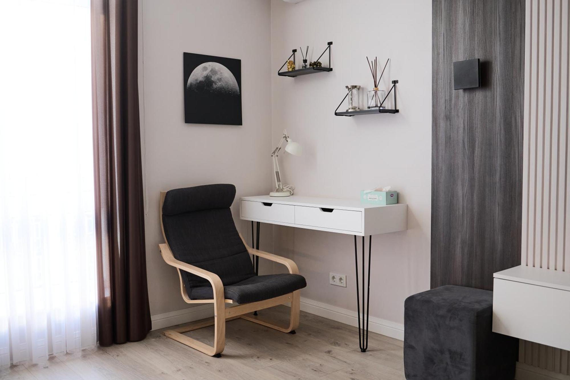 Lovely 1-Bedroom Rental Unit In Downtown 杜尚别 外观 照片