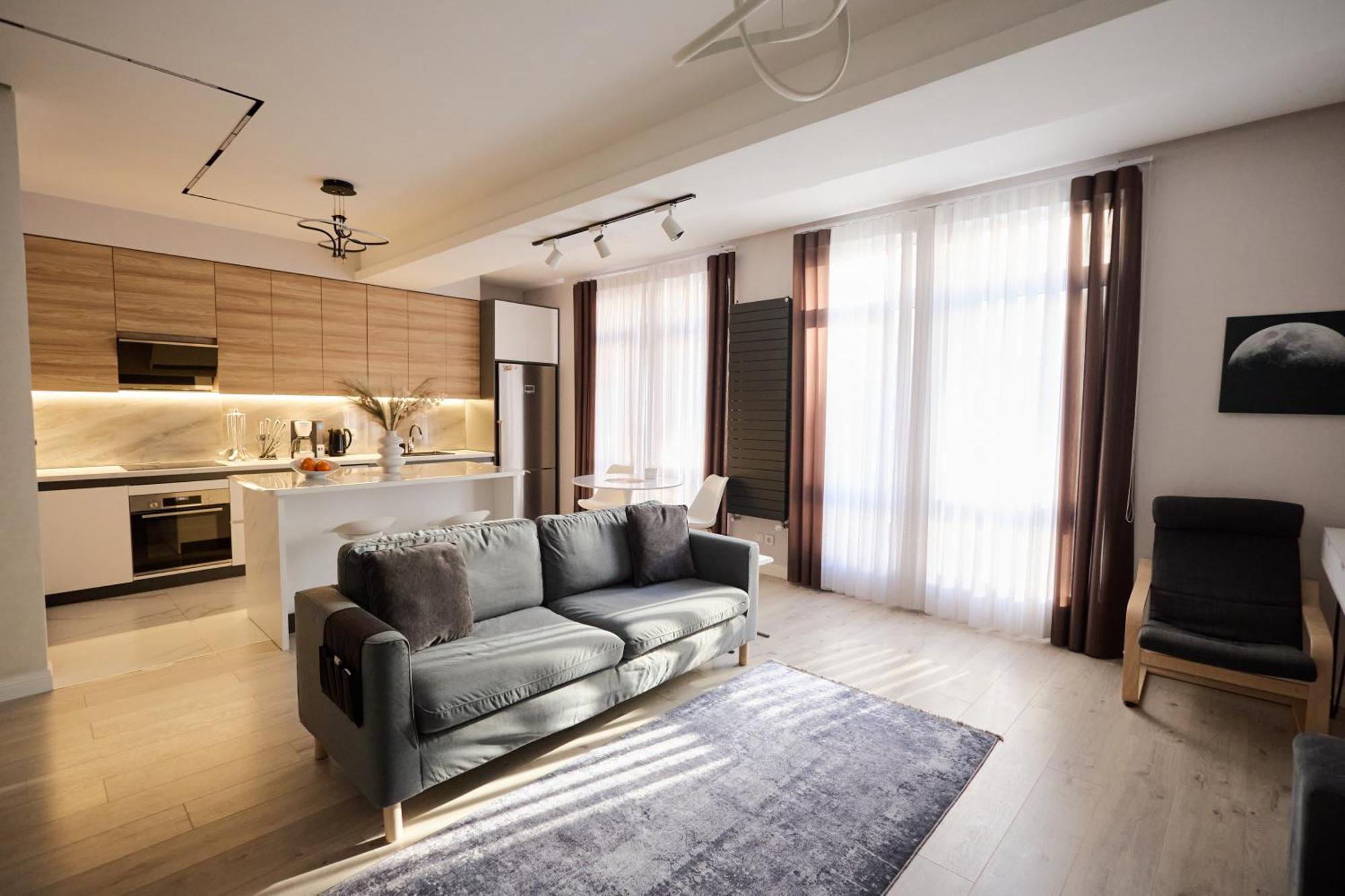Lovely 1-Bedroom Rental Unit In Downtown 杜尚别 外观 照片